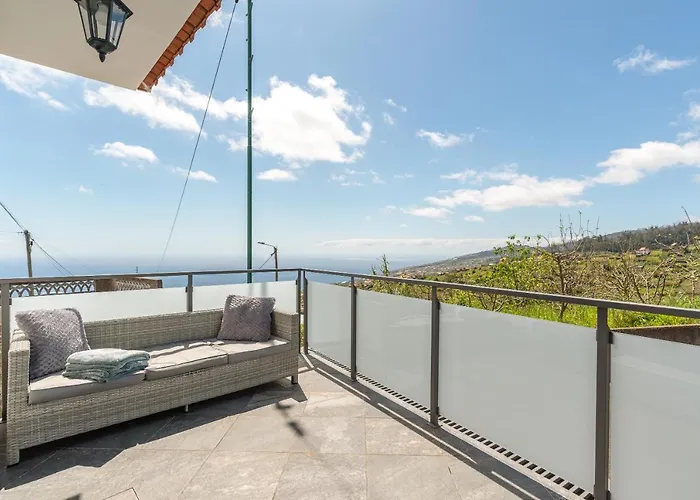 Casa Ze, * Arco da Calheta (Madeira)